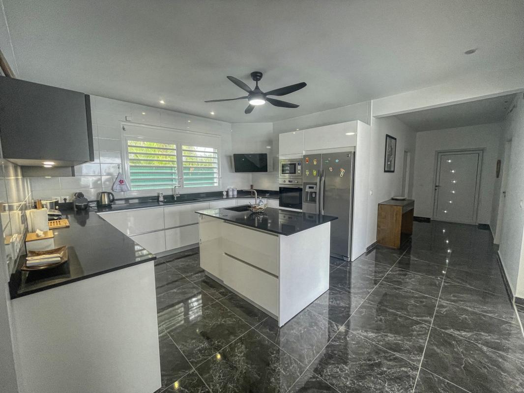 14.Location villa piscine Saint François Guadeloupe_Cuisine